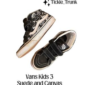 ⭐️ Vans Kids 3 Black Suede and Canvas Sneakers